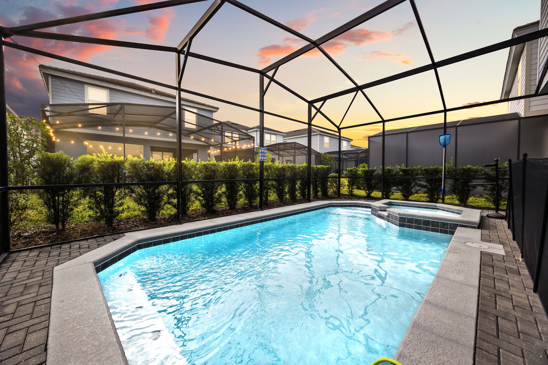 Waypoint Villa, pool at dusk